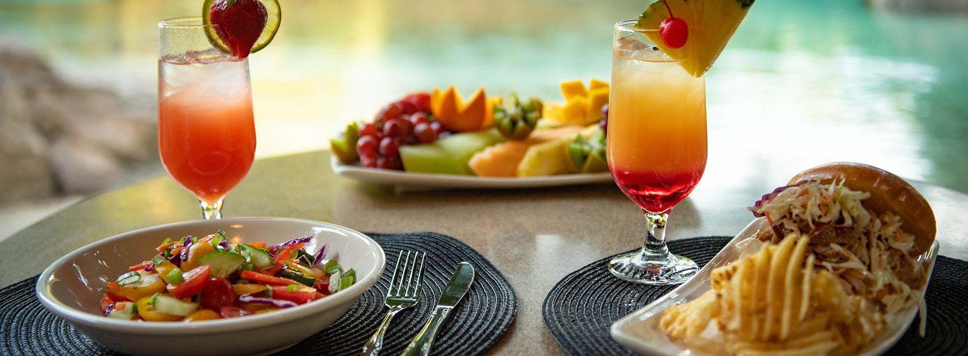 Unlimited Food and Beverages during your day at Discovery Cove Orlando