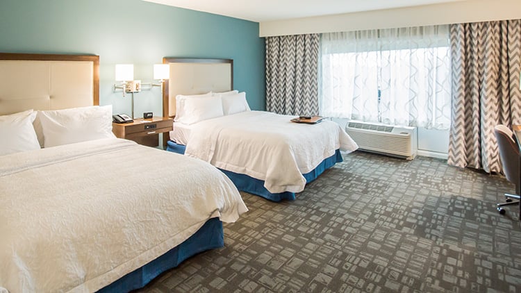 Hampton Inn and Suite Orlando Queen Beds