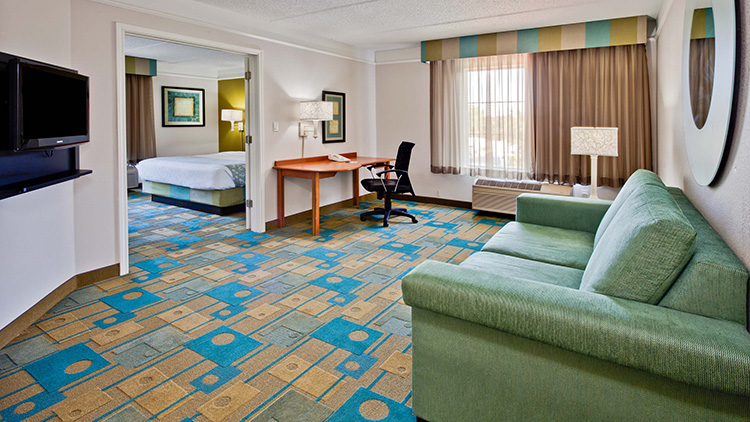 LaQuinta Inn and Suites Orlando Suite