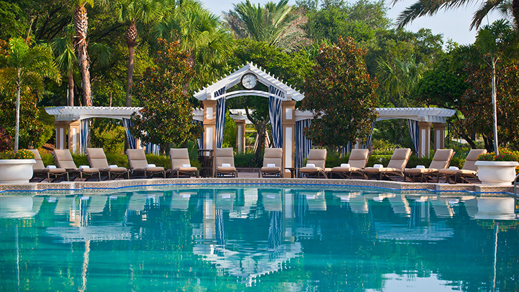 Renaissance Orlando Pool Loungers